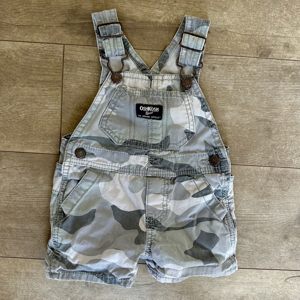 OshKosh B’gosh baby boy 6 month Gray Camo overalls Shortalls EUC